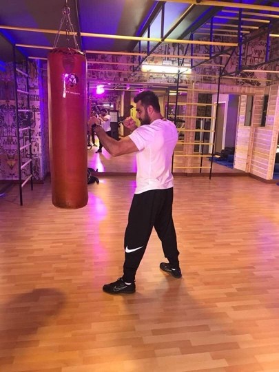 Mah training on the heavy bag